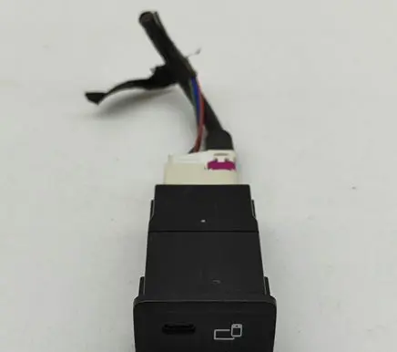 Mercedes-Benz Sprinter W907 W910 USB socket connector A2478204102