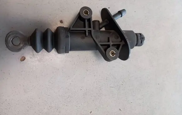 Ford Mondeo MK II Clutch master cylinder 94BB7A543AD