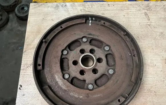 Skoda Superb B5 (3U) Dual mass flywheel 058105266H