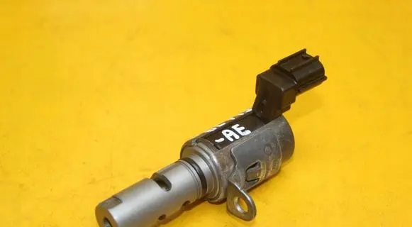 Ford Focus Camshaft vanos timing valve 4M5G-6L713AE