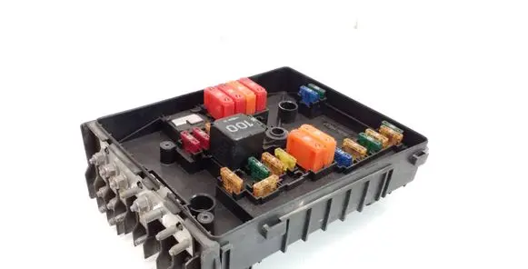 Volkswagen Touran I Fuse module 1K0937125A 017183071