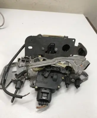 Chrysler Voyager Rear door lock 800786