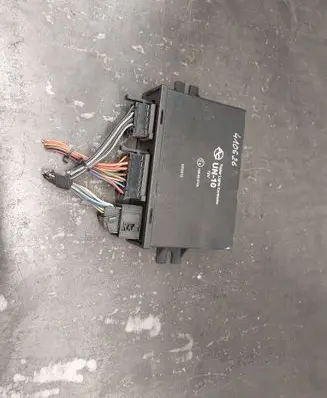 Mercedes-Benz C W203 Tow bar relay UN10