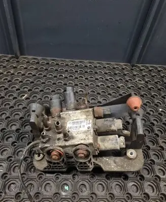 BMW 7 E65 E66 Active stabilizer control/valve assembly 6758704 19040512H B4153022790