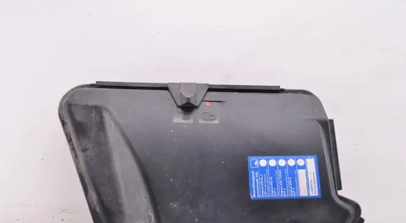 Mercedes-Benz E W211 Fuse box cover A2115400182