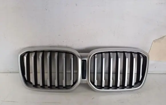 BMW X3 G01 Front bumper upper radiator grill 40505404