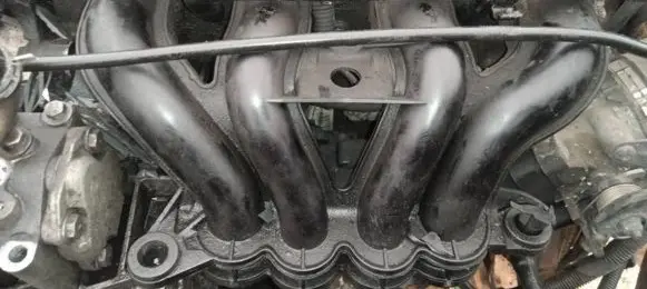 Ford Fiesta Intake manifold VP2S6U9424CB VP2S6U-9424-CB