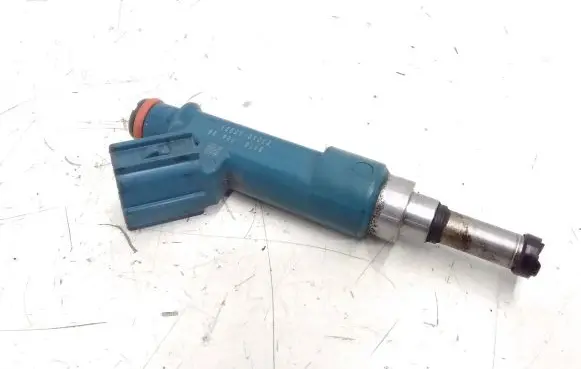 Lexus CT 200H Fuel injector 2325037021 211032626