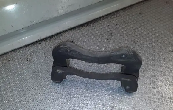 Mitsubishi Outlander Front Brake Caliper Pad/Carrier 