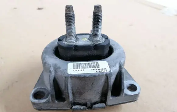 Dodge Durango Gearbox mount 68032662AE
