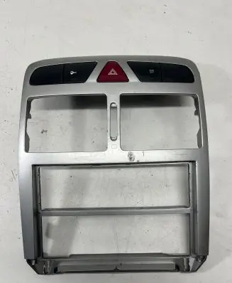 Peugeot 307 Radio/GPS head unit trim M33906