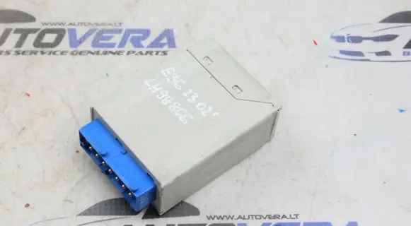 BMW 5 E34 Window wiper relay 8366381