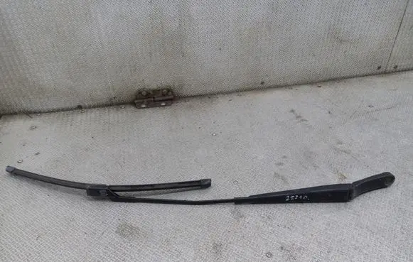 Volkswagen PASSAT B6 Windshield/front glass wiper blade 3C1955410B