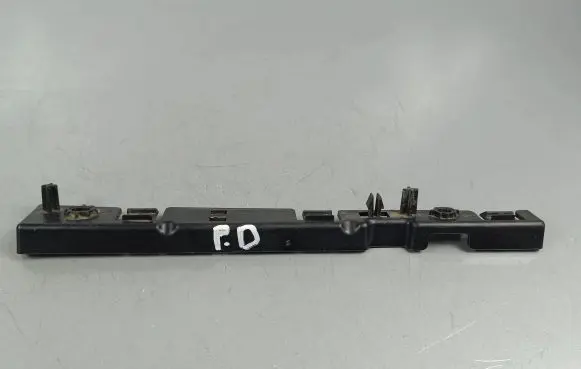 Front bumper mounting bracket