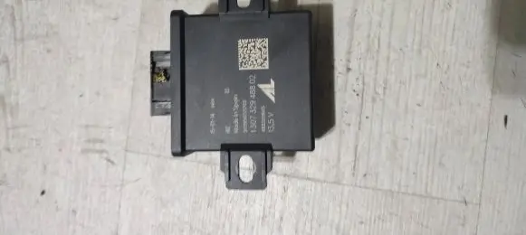 Jeep Cherokee Other control units/modules 1307329488 503950321703 10EEG131605