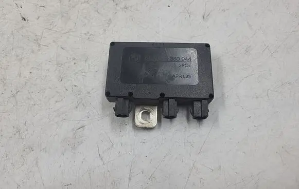 BMW 3 E46 Aerial antenna amplifier 8380944