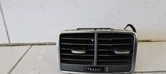 Audi A6 S6 C6 4F Rear air vent grill 4F0819203B