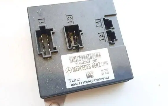 Mercedes-Benz E W211 Door control unit/module 2115452132