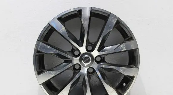 Volvo V40 R17 alloy rim 1664557