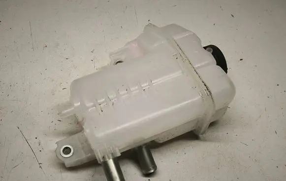 Lexus RX V Coolant expansion tank/reservoir 