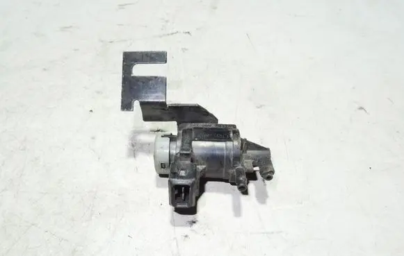 Audi A6 S6 C5 4B Turbo solenoid valve 1J0906283A
