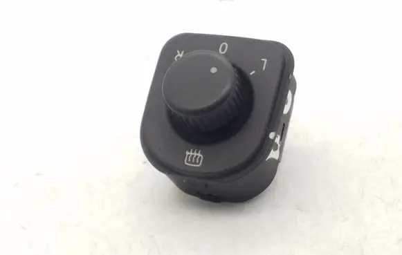 Wing mirror switch