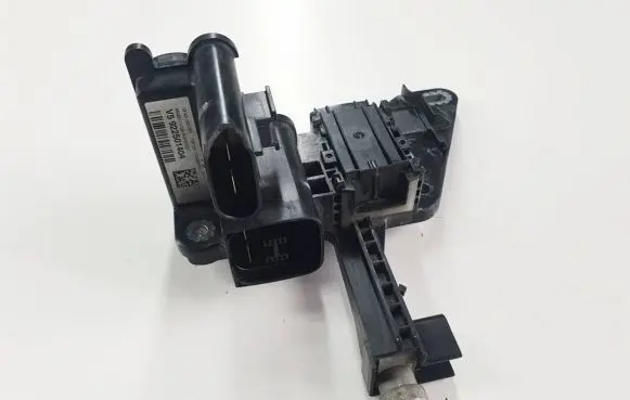 BMW 1 F20 F21 Current control relay 922501404 19165000001