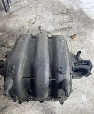 Volkswagen Polo III 6N 6N2 6NF Intake manifold 03E129711C