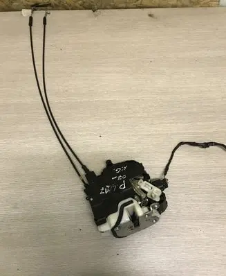 Peugeot 4007 Rear door lock