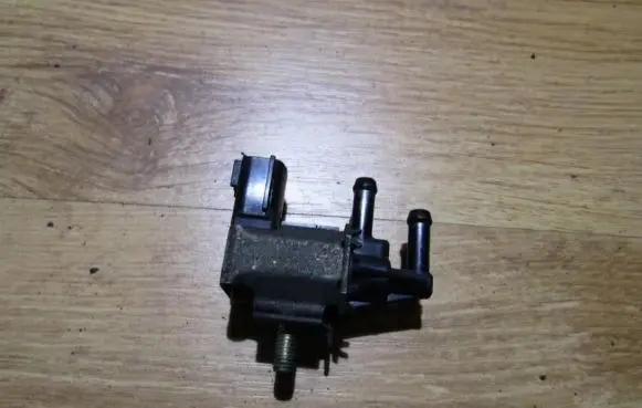 Nissan Primera Turbo solenoid valve fddb100