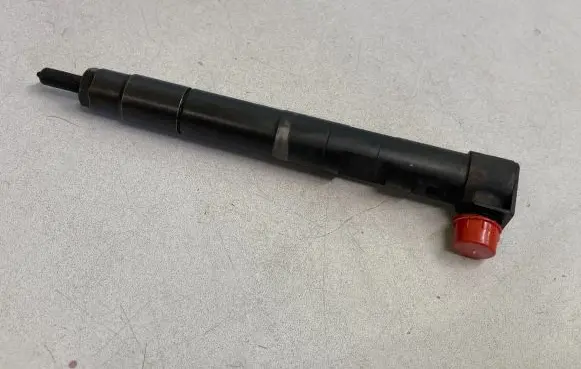 Mercedes-Benz Sprinter W906 Fuel injector A6510703087 73J7ACNAYZ HP520LR1E6