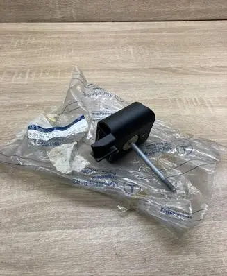 Mercedes-Benz E W210 Front bumper mounting bracket A2108801814