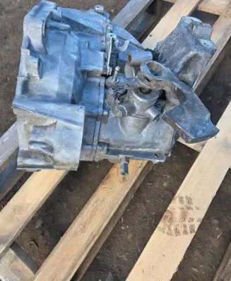 Volkswagen Caddy Manual 5 speed gearbox 0AH301103B