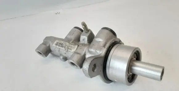 Opel Meriva A Master brake cylinder Y21627