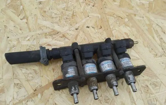Skoda Octavia Mk2 (1Z) Fuel injector