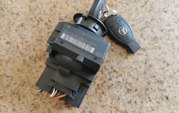 Mercedes-Benz Sprinter W906 Ignition lock A9069004100