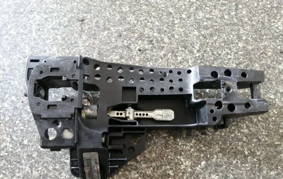 Front door exterior handle/bracket