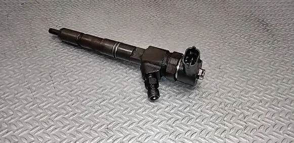 Opel Insignia A Fuel injector 0445110327