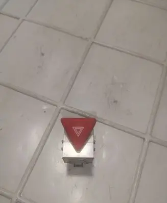 Volkswagen PASSAT B6 Hazard light switch