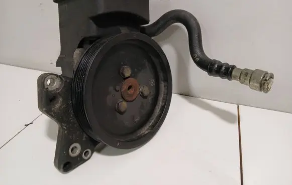 BMW X5 E53 Power steering pump 6762279 7692974533