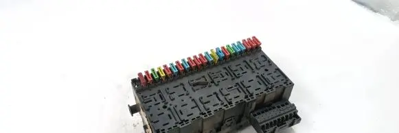 Volkswagen Golf III Fuse box set 3A0972559