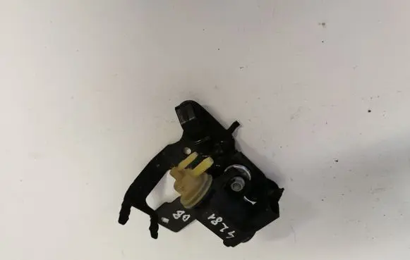 Volkswagen PASSAT B8 Turbo solenoid valve 04L131051F