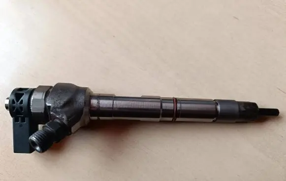 Volkswagen Golf VII Fuel injector 04l130277ae 0445110471