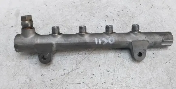 Mercedes-Benz E W212 Fuel main line pipe A6510700495 R9144Z240A