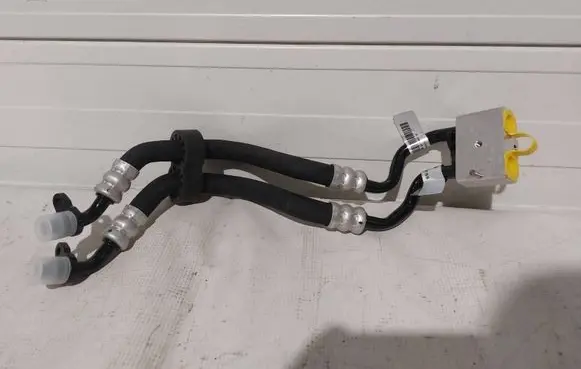 Volkswagen Tiguan Allspace Gearbox oil cooler pipe/hose 812808172 5QF317820