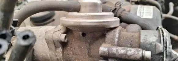 Volkswagen Polo IV 9N3 EGR valve 045131501k