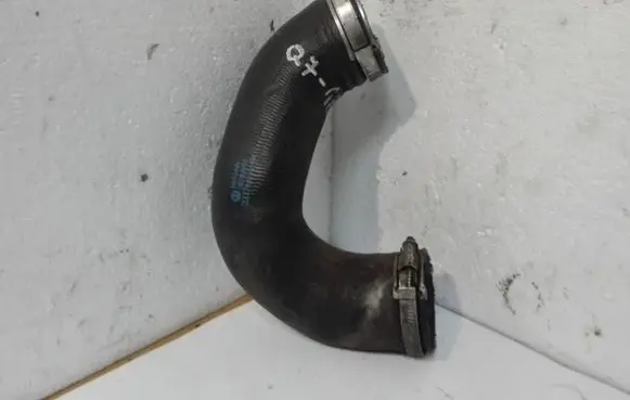 Audi Q7 4L Intercooler hose/pipe 7L6145972E