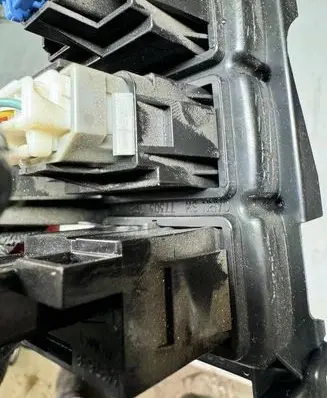 Honda Insight Headlight level height control switch M37548