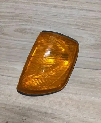 Mercedes-Benz E W124 Front indicator light