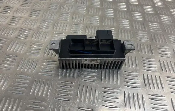 Renault Laguna III Glow plug pre-heat relay 8200558438A